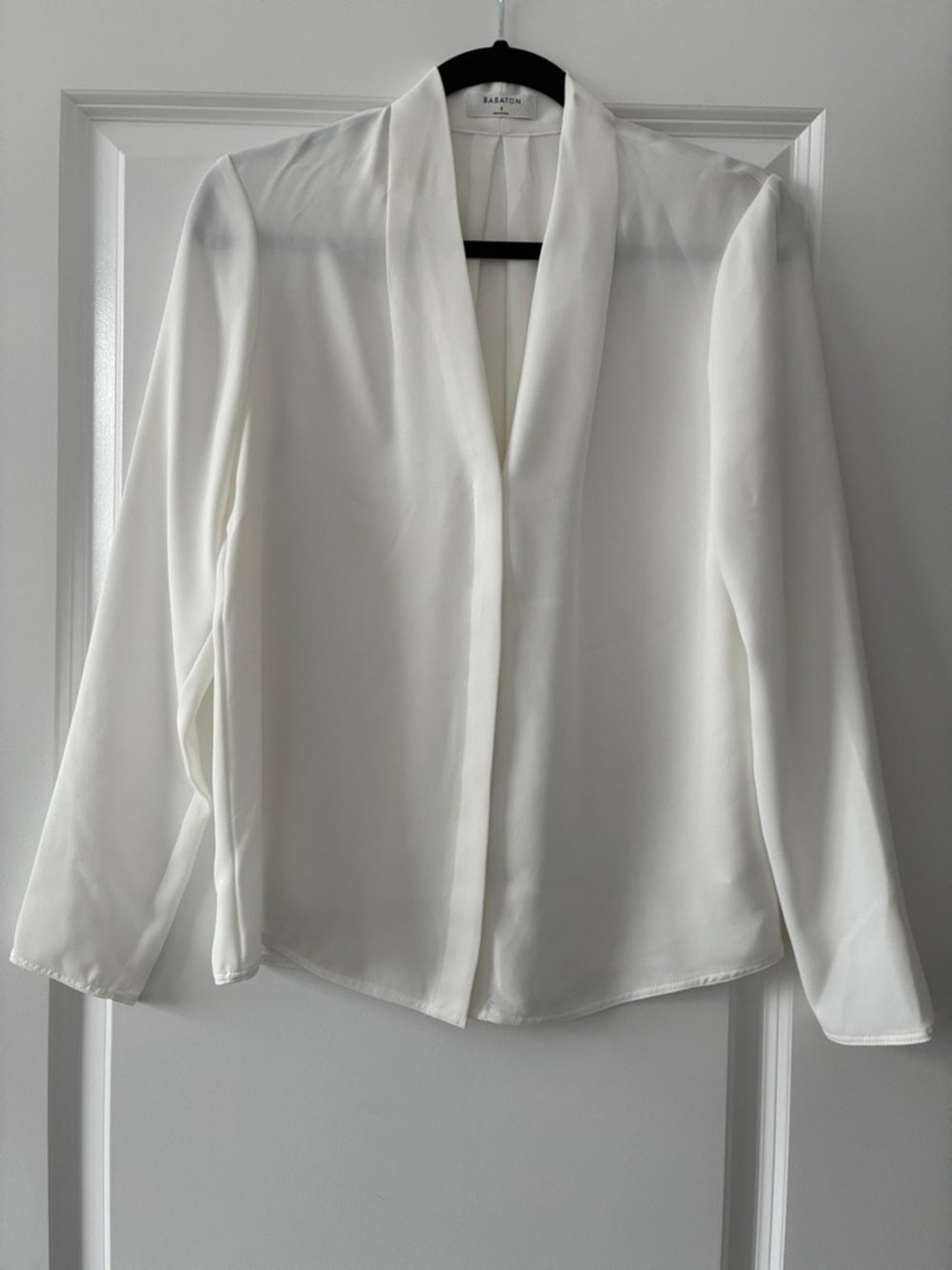 Babaton Size S Akira Blouse - Crisp White - Picture 2 of 7